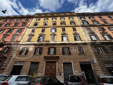 Foto Negozio in Poliziano, Roma Colle Oppio di 80 m² in vendita