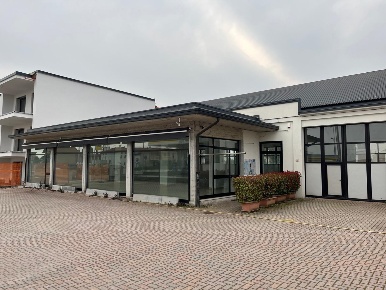 Foto Negozio a Marostica Centro di 350 m² con 2 locali in affitto