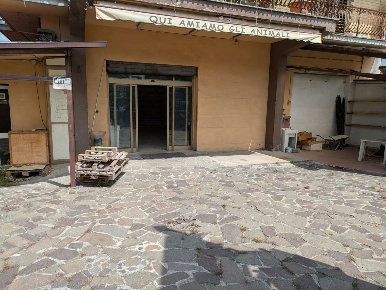 Foto Negozio in Via Monghio 18, Monterotondo Zona Stadio, La Fonte