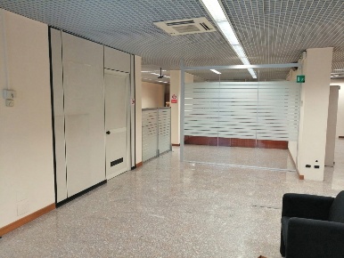 Foto Laboratorio a Perugia Ferro di Cavallo di 324 m² con 3 locali