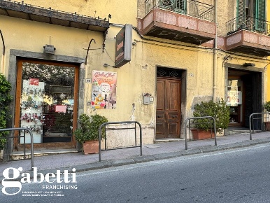 Foto Negozio in Via XX Settembre 19, Patti Centro di 80 m² con 2 locali