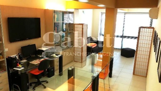 Foto Ufficio in Via Amorotti 16, Follonica Centro di 40 m² con 1 locali