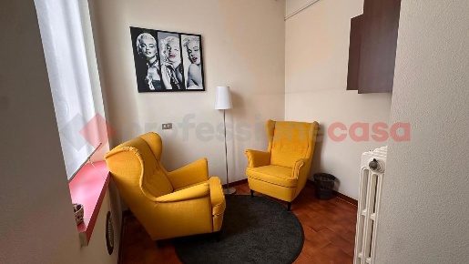 Foto Ufficio in Via cavalleri 9, Parabiago Centro di 65 m² con 3 locali
