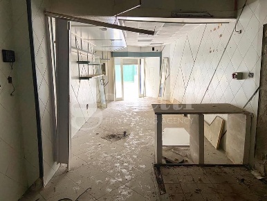 Foto Negozio in Via Galilei 26, Arzano di 40 m² con 1 locali in vendita