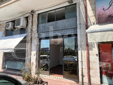 Foto Negozio in Viale Alcide De Gasperi 247, Catania Rotolo di 42 m²