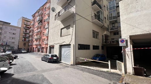 Foto Magazzino in Via Pietro De Roberto 0, Cosenza Centro di 283 m²
