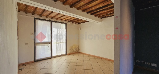 Foto Negozio in Viale CAMILLO BENSO DI CAVOUR 84, Siena Cavour - Mentana