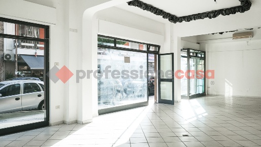 Foto Negozio in Via Giorgio Rizzo 34, Milazzo Centro di 134 m² in vendita