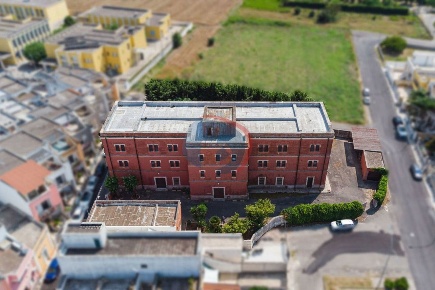 Foto Ufficio in Via Angelo Petrelli 78, Arnesano di 2000 m² in vendita