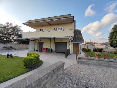 Foto Negozio in Via della Fonderia 53, Anzio Stazione Lavinio di 262 m²