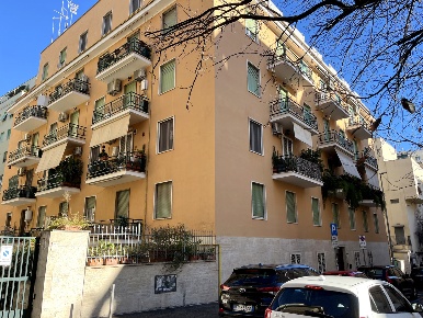 Foto Ufficio in Via lago di  Lesina 57, Roma Africano - Villa Chigi