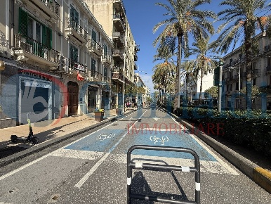 Foto Negozio in Viale San Martino snc, Messina San Martino di 80 m²