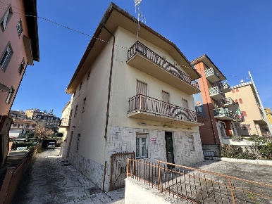 Foto Hotel in Via Vallicelle 20, Fiuggi di 580 m² in vendita