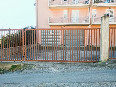 Foto Magazzino in Via Barone Lamberto Montaperto 6, Agrigento di 398 m²