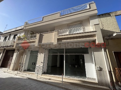 Foto Magazzino in Via Maggiore 32, San Giorgio Ionico di 308 m² in vendita