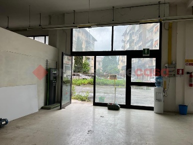 Foto Negozio in Caboto, Arezzo San Donato - Ospedale di 494 m² con 2 locali