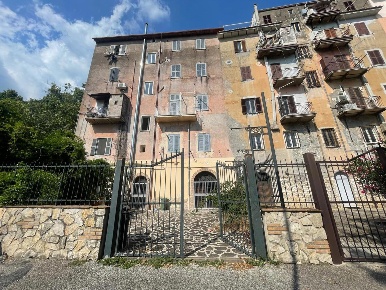 Foto Negozio in Via della crocetta 0, San Polo dei Cavalieri Centro