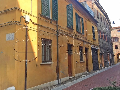 Foto Ufficio in Boccaleone, Ferrara Centro Storico di 133 m² con 4 locali