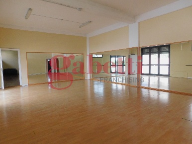 Foto Magazzino in Via Publio Ovidio 10, Venafro Centro di 170 m² in affitto