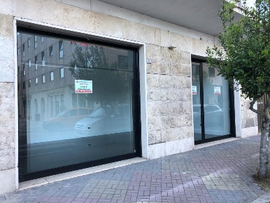 Foto Negozio in Via Riccardo da San Germano 60, Cassino Centro di 130 m²