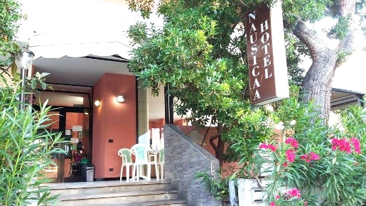 Foto Hotel in Via G. Marconi 0, Tortoreto Tortoreto Lido di 1394 m²