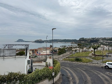 Foto Ristorante in Via icaro 1/3, Pozzuoli Lucrino di 250 m² con 3 locali