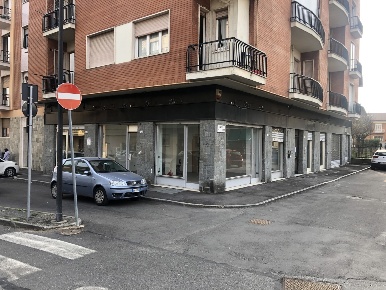 Foto Negozio in Via MARCONI 17, Beinasco Centro di 55 m² con 1 locali