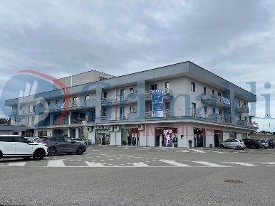 Foto Negozio in Via MASULLO 53/F, Quarto di 200 m² con 2 locali in affitto