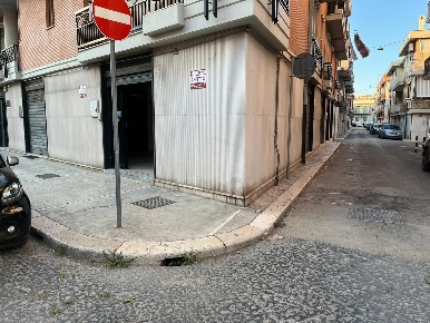 Foto Negozio in ORAZIO CASTELLI, San Severo di 205 m² con 1 locali