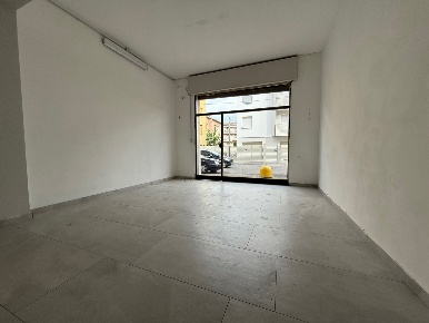 Foto Negozio a Vignola Centro di 30 m² con 1 locali in vendita