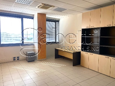 Foto Ufficio in del Commercio, Cento Cento Paese di 85 m² con 3 locali