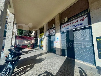 Foto Negozio in Piazza Vittorio Emanuele Orlando 22A, Palermo Zisa