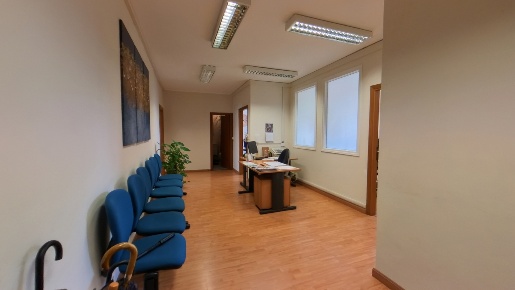 Foto Ufficio in Piazza Roma 18, Aprilia Centro di 97 m² con 3 locali