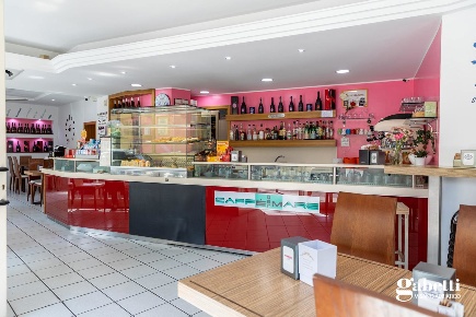 Foto Bar a Cattolica di 87 m² con 2 locali in vendita