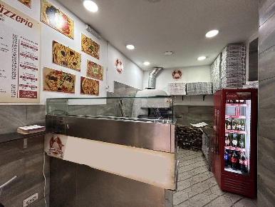 Foto Negozio in Benedetto Cairoli, Napoli Arenaccia di 35 m² con 2 locali