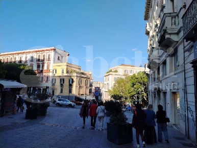 Foto Negozio in Via Manno 10, Cagliari Marina di 500 m² con 5 locali