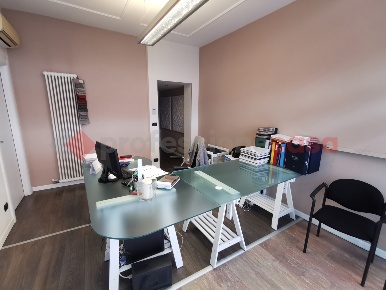 Foto Negozio in Via Dante Alighieri 0, Cerea Centro di 70 m² con 3 locali