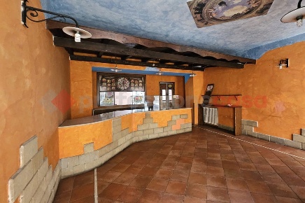 Foto Negozio in Piazza Garibaldi 1, Frosinone Centro di 90 m² con 2 locali