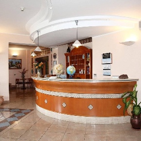 Foto Hotel a Catanzaro Catanzaro Lido di 4415 m² con 58 locali in vendita