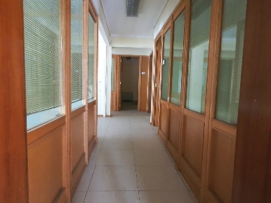 Foto Negozio in Viale della Regione 23/A, Partinico di 467 m² con 11 locali
