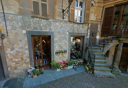 Foto Negozio in Piazza Santa Maria 3, Saluzzo Centro di 45 m² in affitto