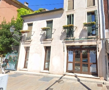 Foto Negozio a Padova Santo di 158 m² con 2 locali in vendita