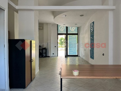 Foto Negozio in Via Segni snc, Cassino San Bartolomeo di 54 m² con 1 locali