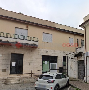 Foto Negozio in Piazza Garibaldi 17, Taurianova Centro di 658 m² in vendita