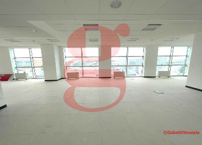 Foto Ufficio in Tronchetto, Venezia Santa Marta di 176 m² in vendita