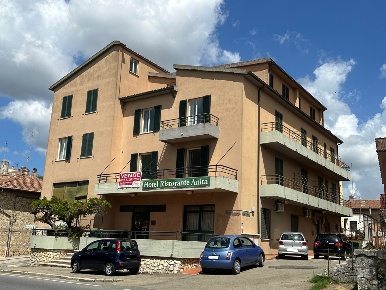 Foto Hotel in Via Roma snc, Amelia Centro di 1300 m² in vendita