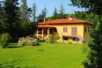 Foto Hotel a Barberino di Mugello Centro di 400 m² con 18 locali in vendita