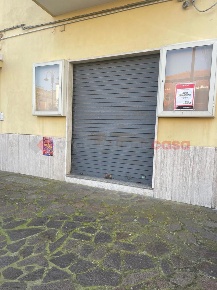 Foto Negozio in Appia, Minturno Centro di 60 m² con 3 locali in vendita