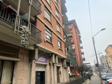 Foto Negozio in Via Albenga 15, Torino Lingotto di 40 m² con 3 locali