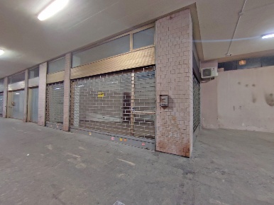 Foto Negozio in Paleocapa, Arona Centro di 30 m² in vendita